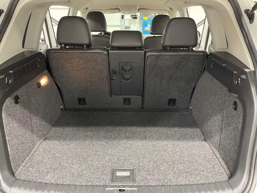 Volkswagen Tiguan  2012