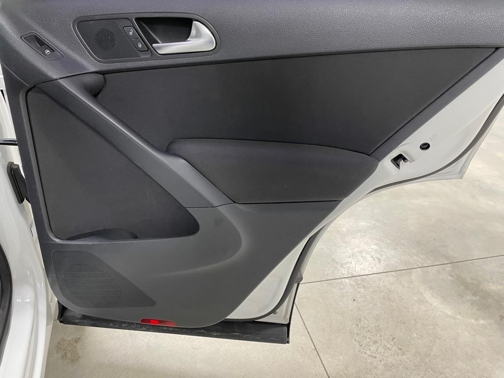 Volkswagen Tiguan  2012