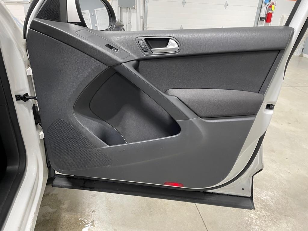 Volkswagen Tiguan  2012