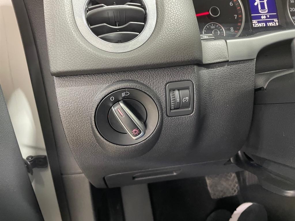 Volkswagen Tiguan  2012