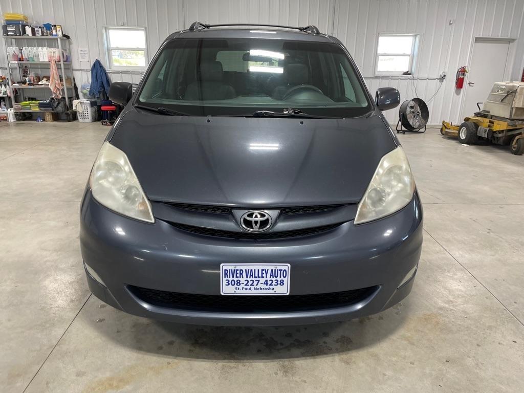 Toyota Sienna  2008