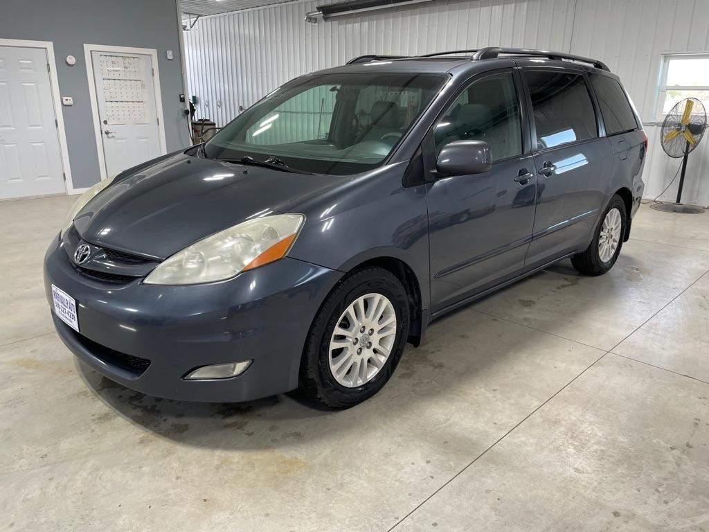 Toyota Sienna  2008