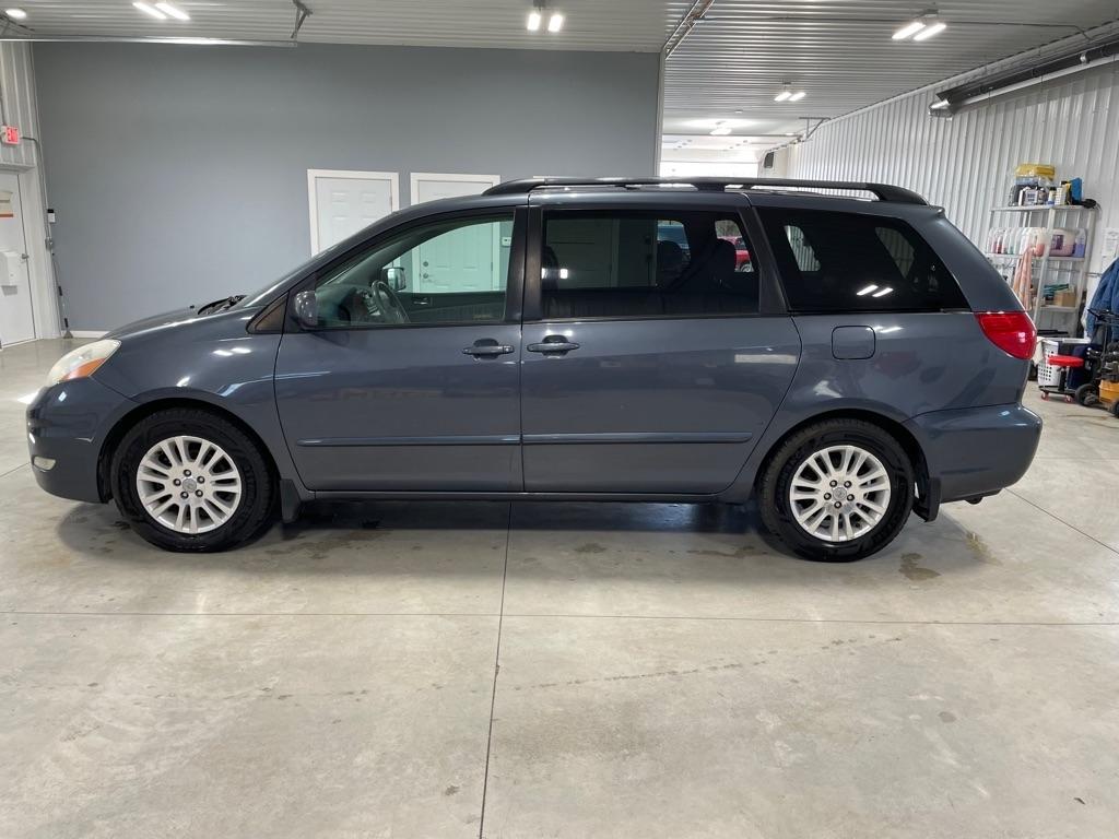 Toyota Sienna  2008