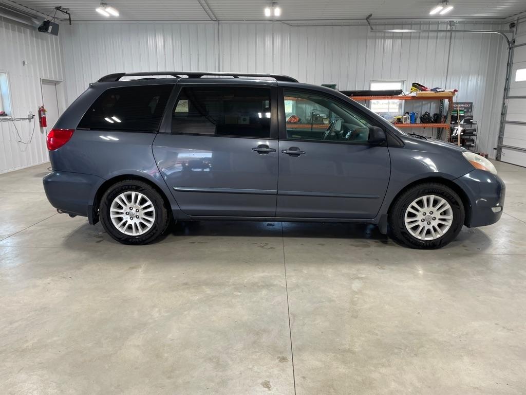 Toyota Sienna  2008