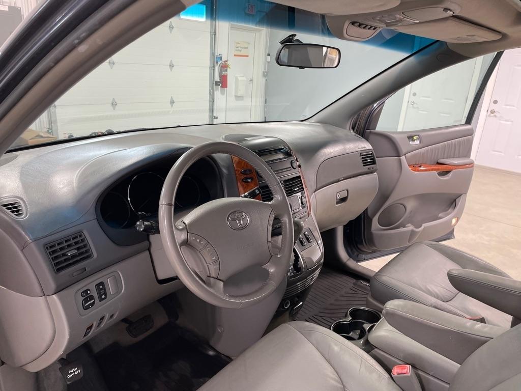 Toyota Sienna  2008