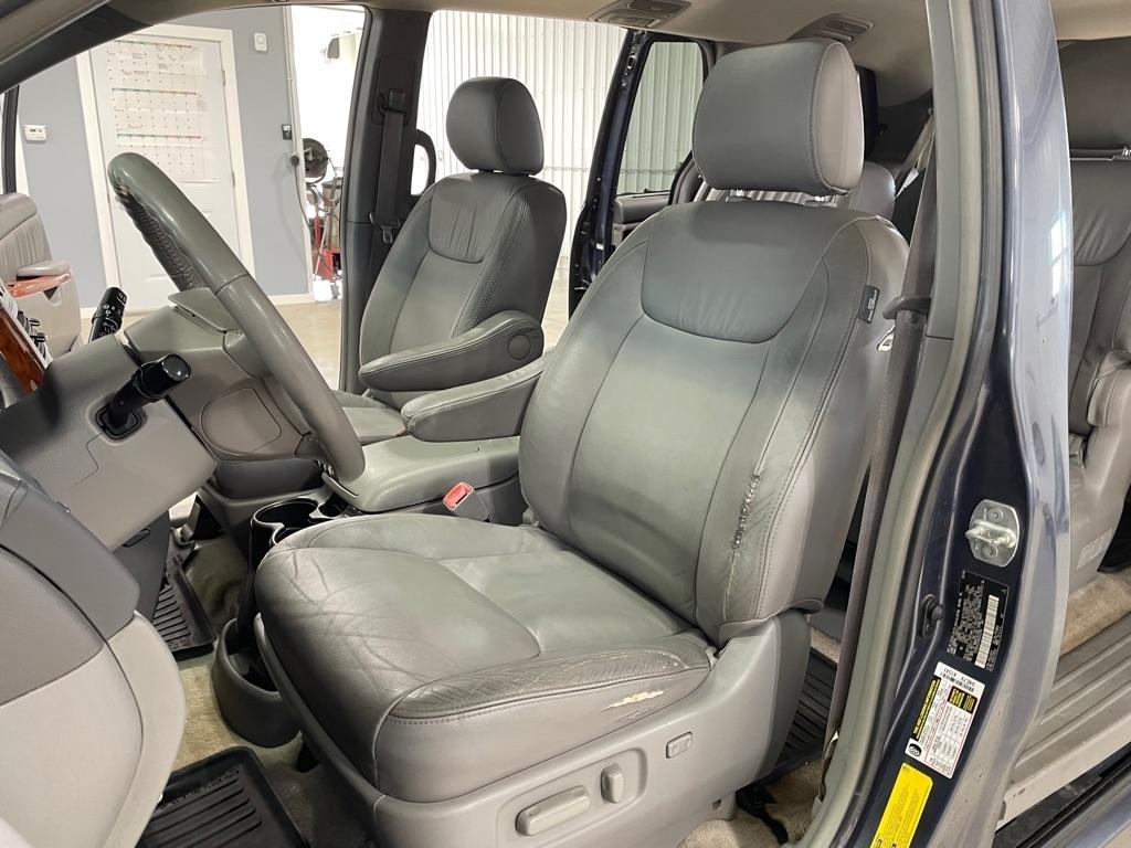 Toyota Sienna  2008