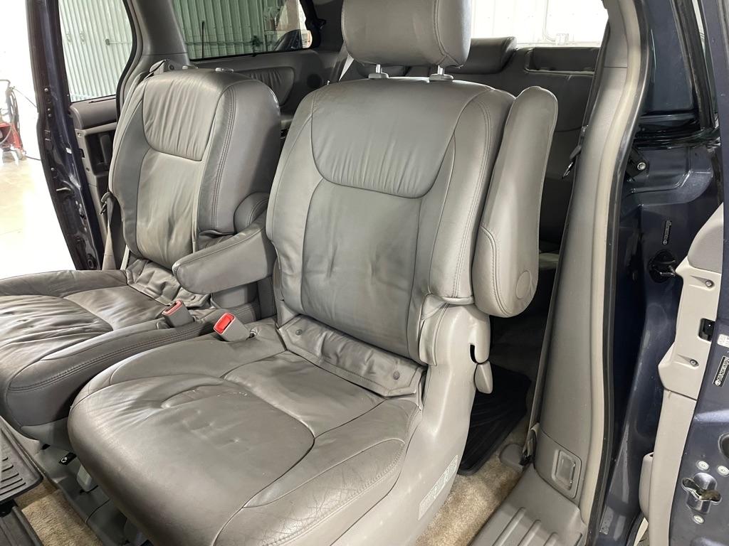Toyota Sienna  2008