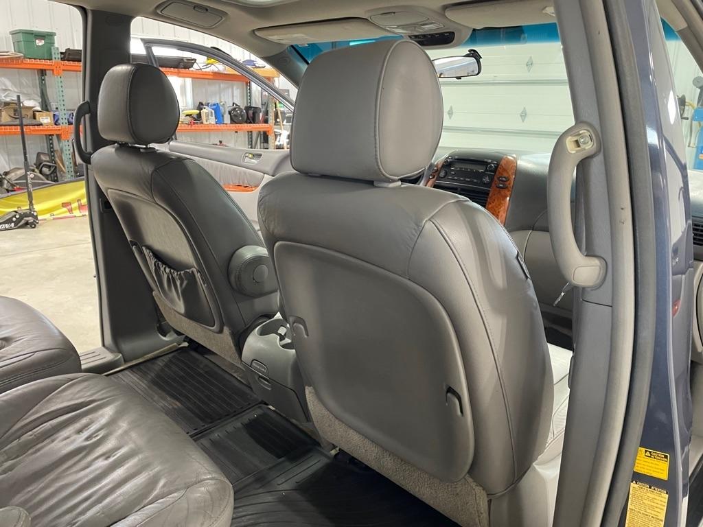 Toyota Sienna  2008