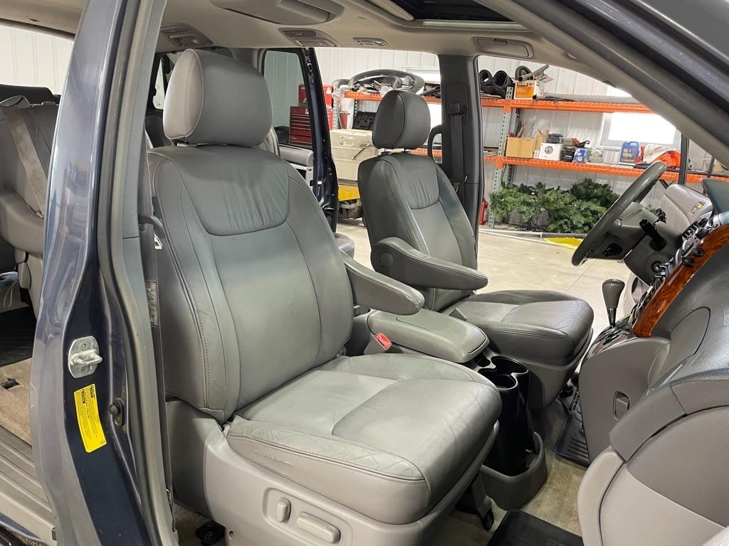 Toyota Sienna  2008