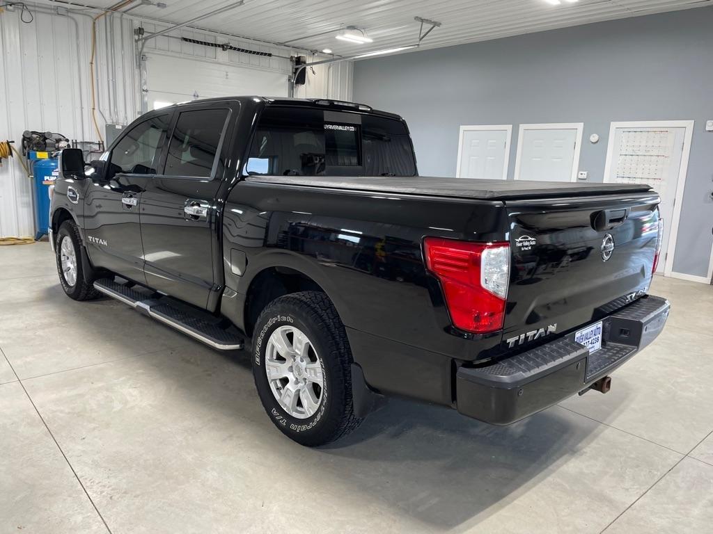 Nissan Titan  2017