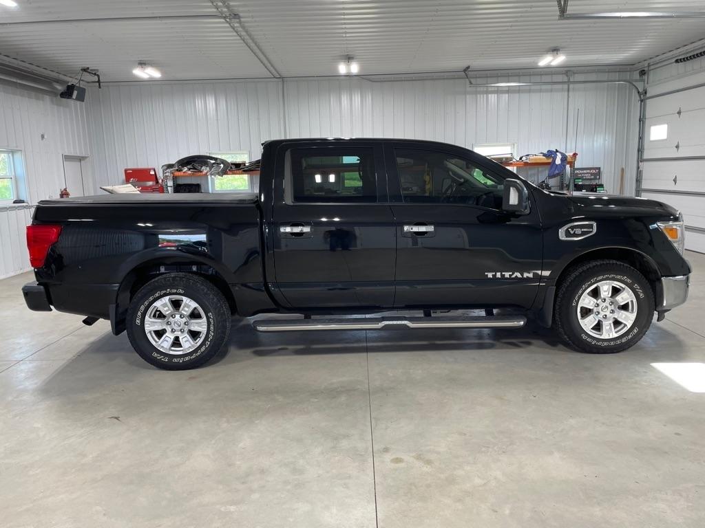 Nissan Titan  2017