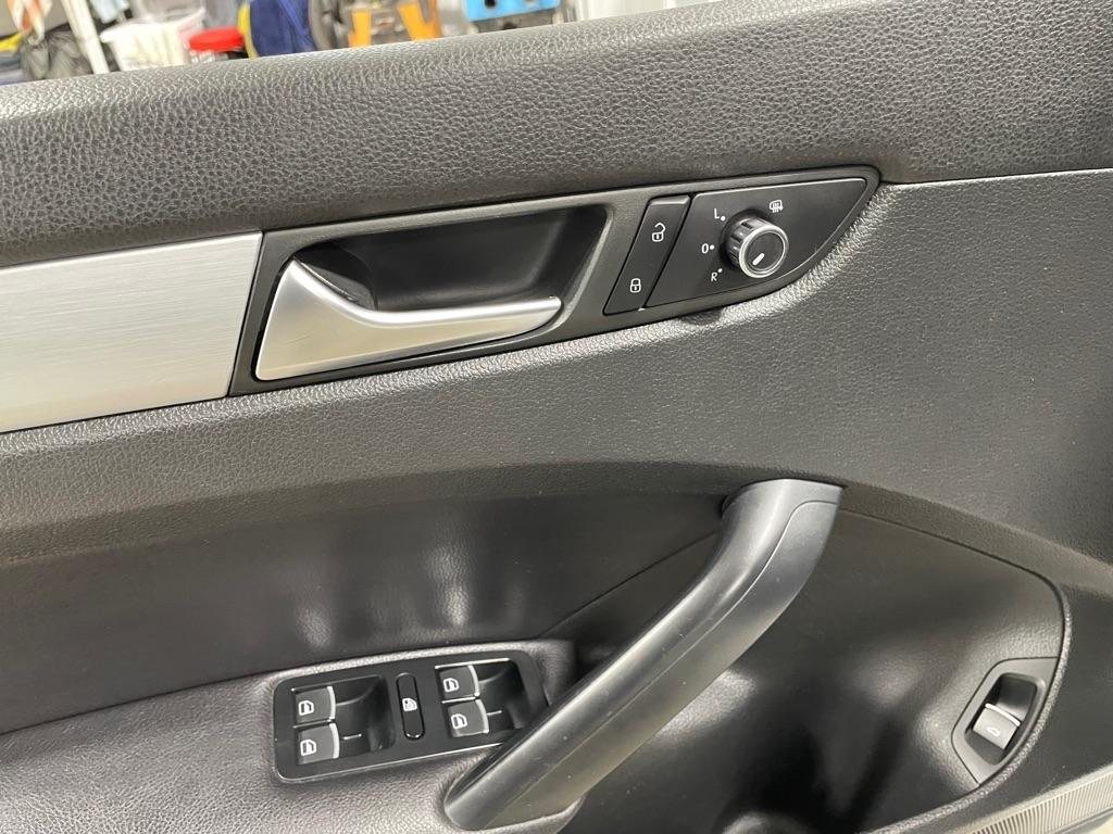 Volkswagen Passat  2012