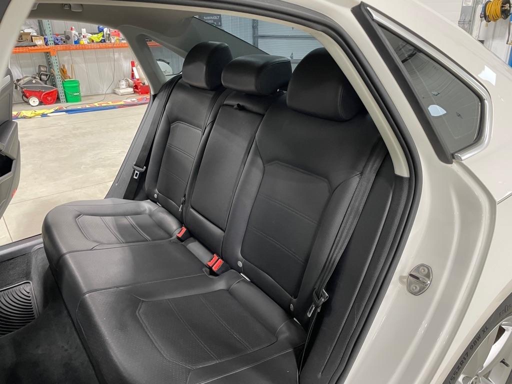 Volkswagen Passat  2012