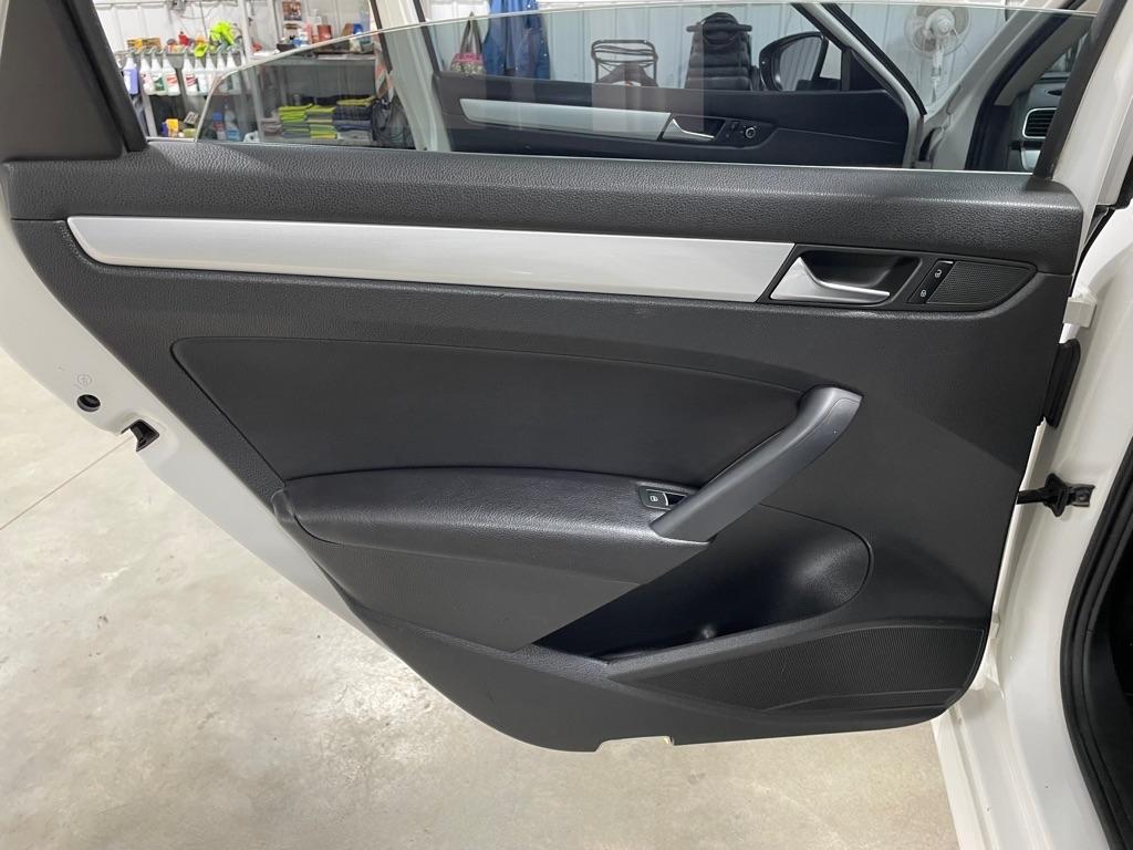 Volkswagen Passat  2012