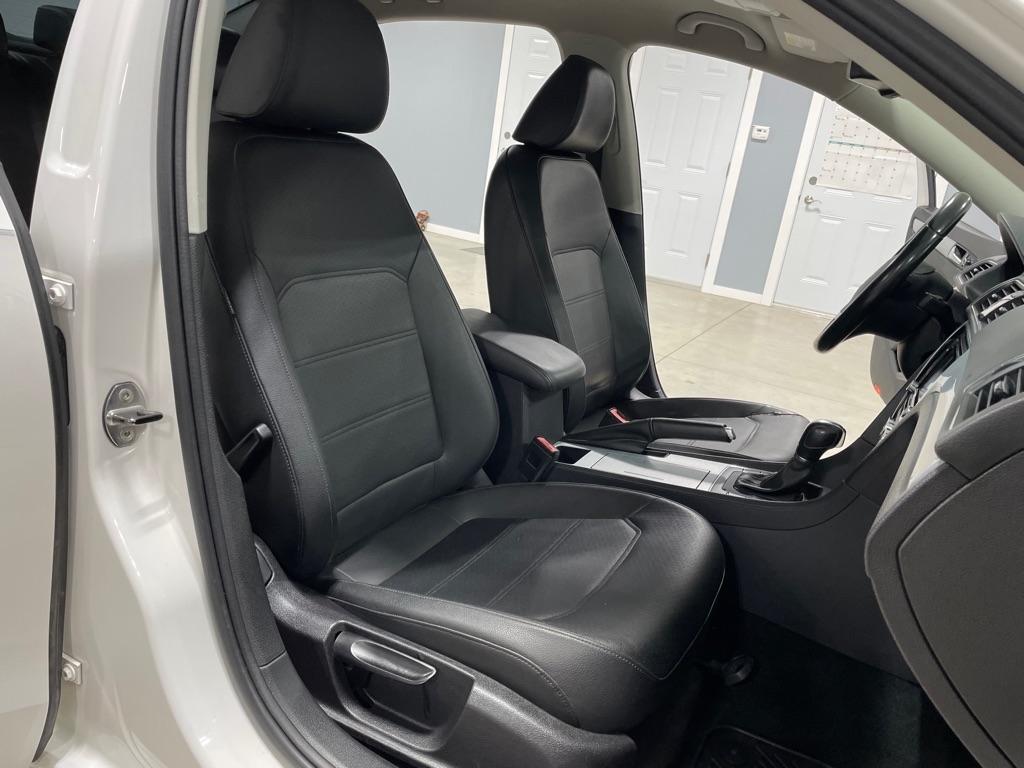 Volkswagen Passat  2012