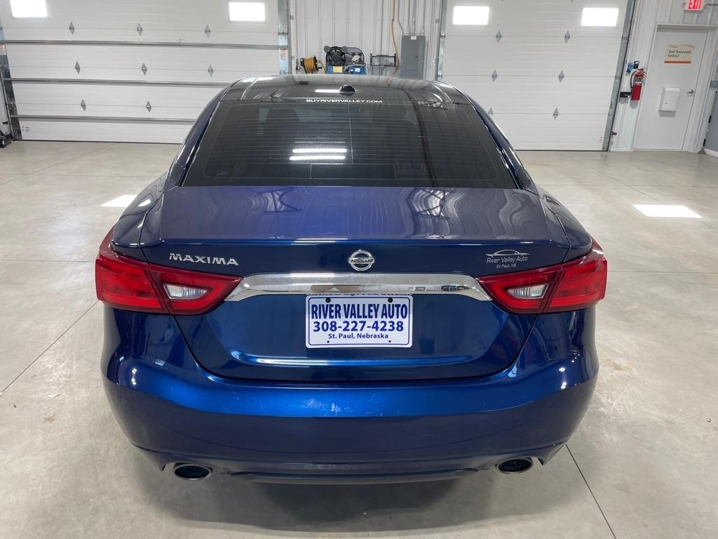 Nissan Maxima  2016