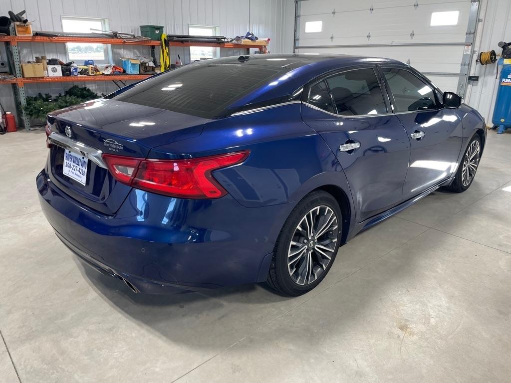 Nissan Maxima  2016
