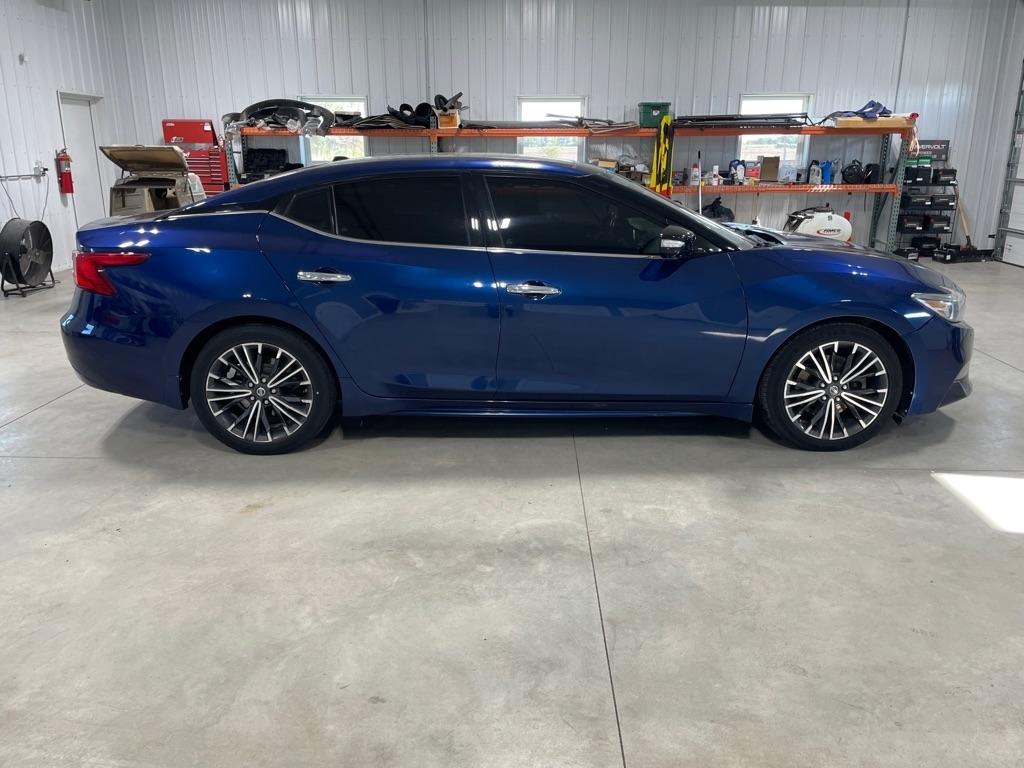 Nissan Maxima  2016