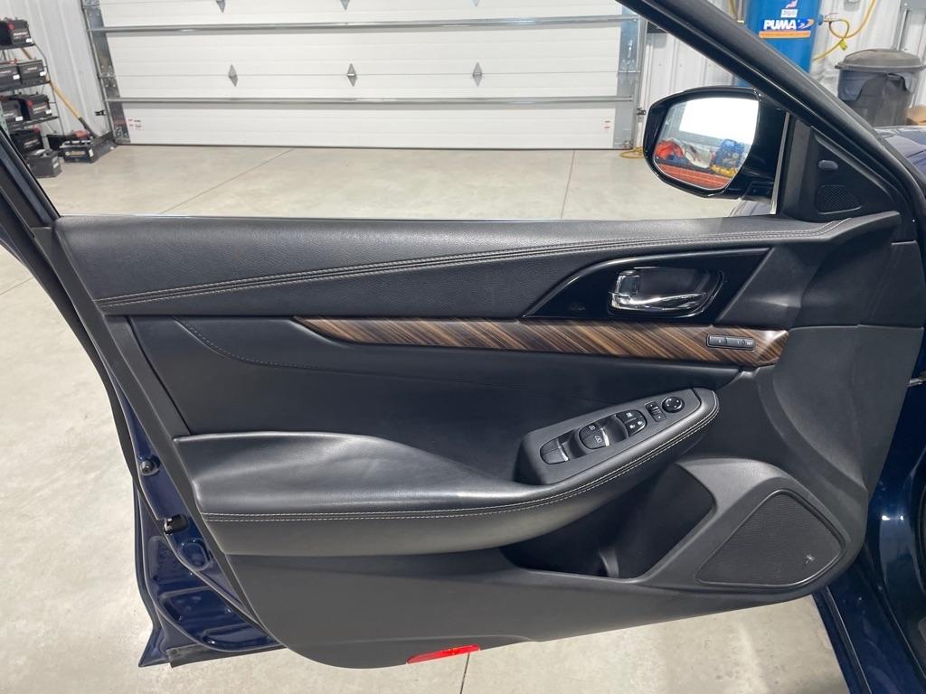 Nissan Maxima  2016