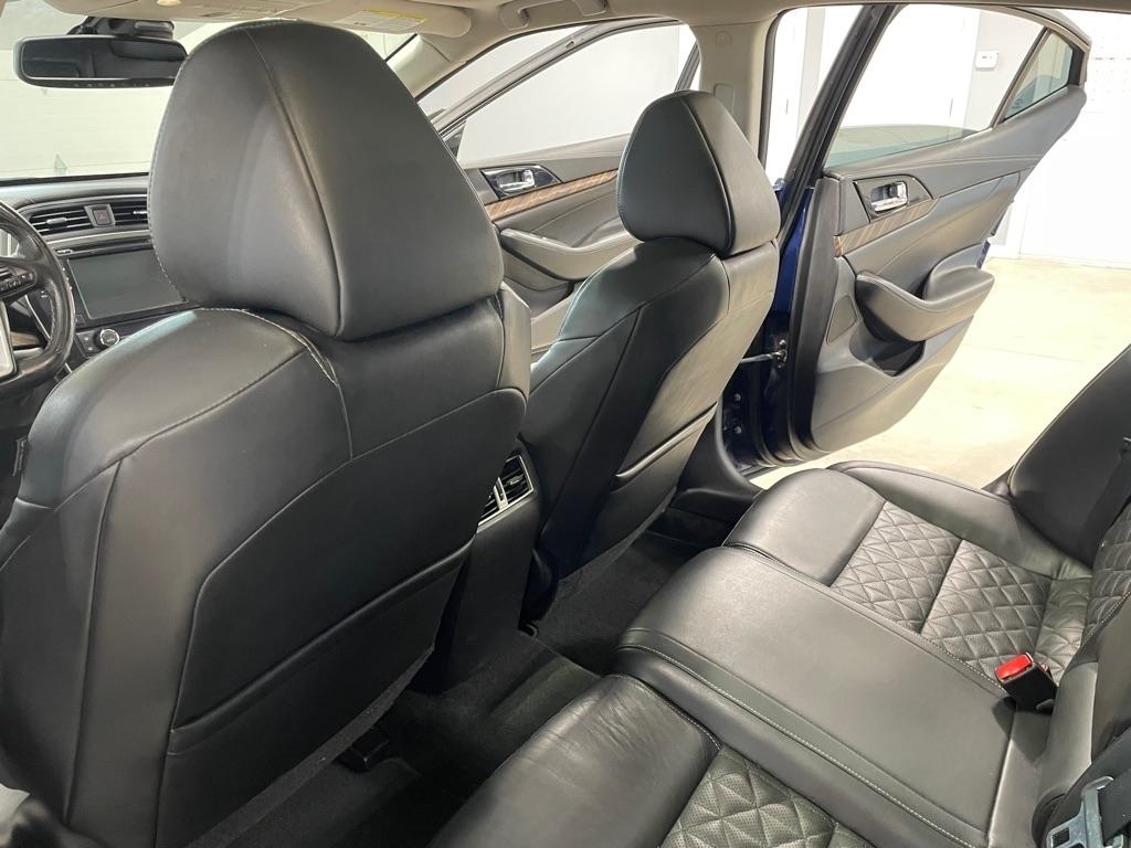 Nissan Maxima  2016