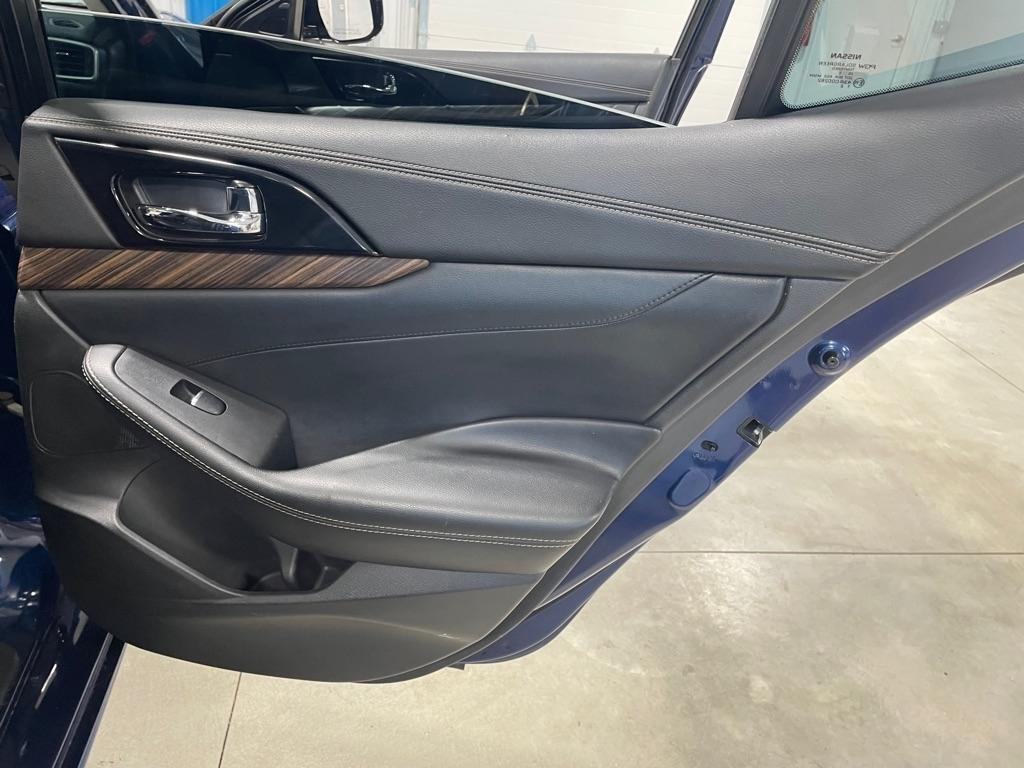 Nissan Maxima  2016