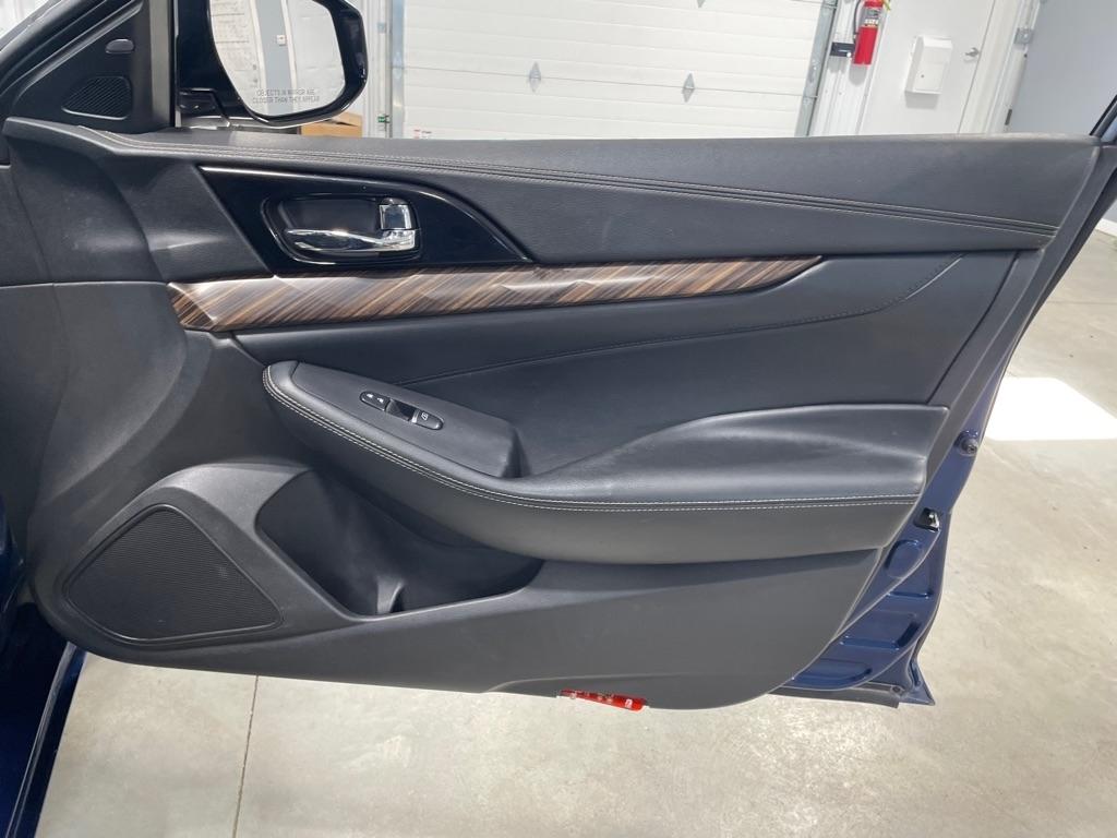 Nissan Maxima  2016