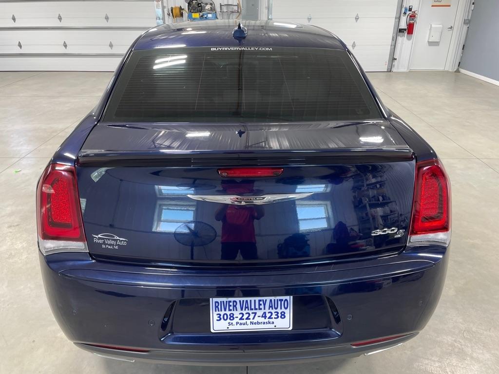 Chrysler 300  2017
