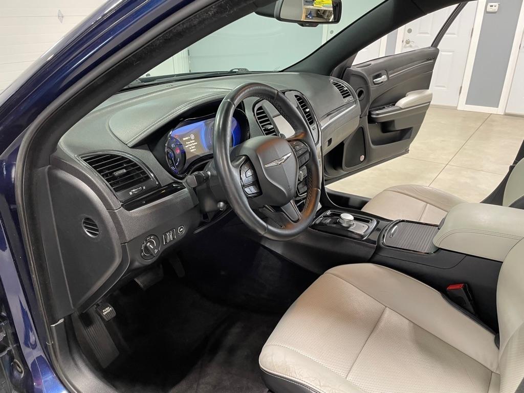 Chrysler 300  2017