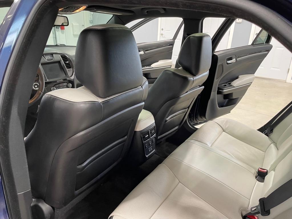 Chrysler 300  2017