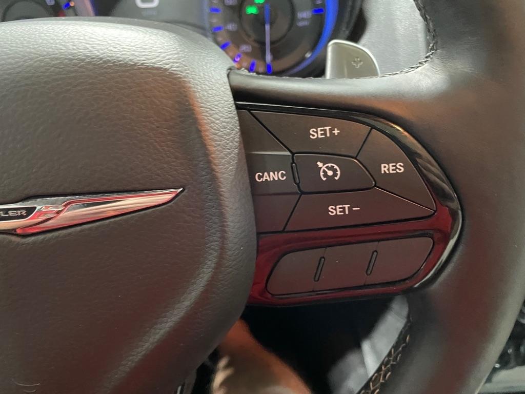 Chrysler 300  2017