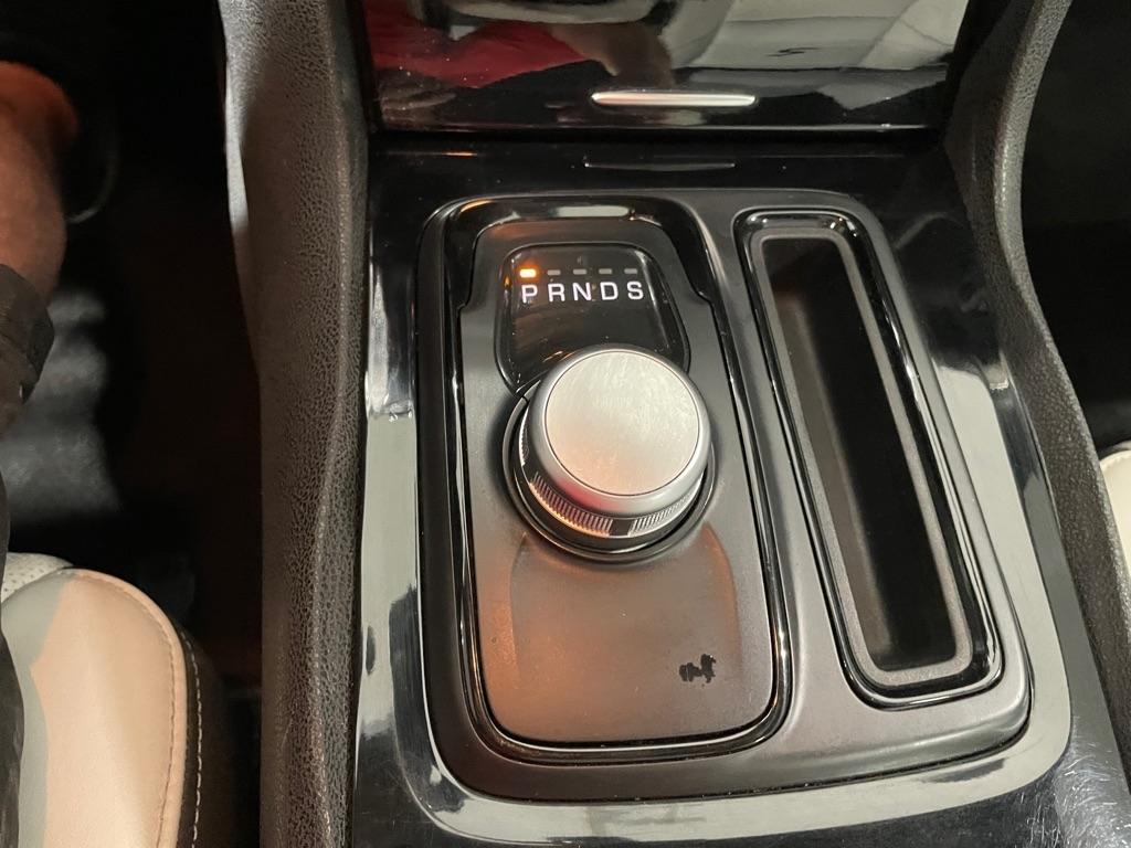 Chrysler 300  2017