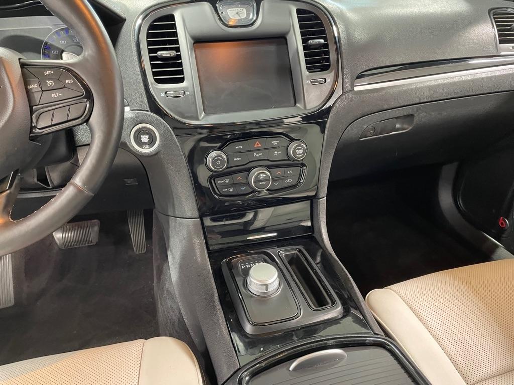 Chrysler 300  2017
