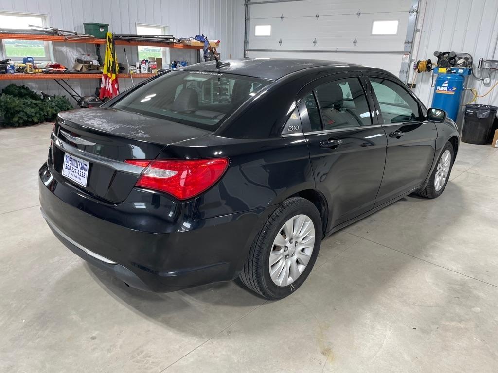 Chrysler 200  2014