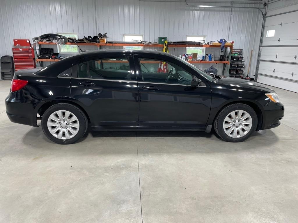 Chrysler 200  2014