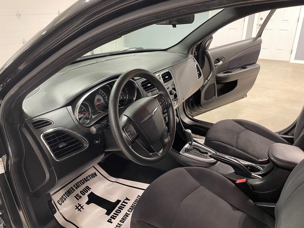 Chrysler 200  2014