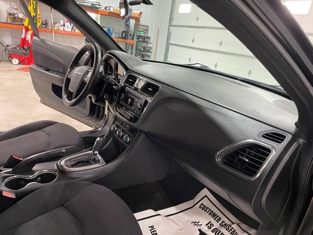 Chrysler 200  2014