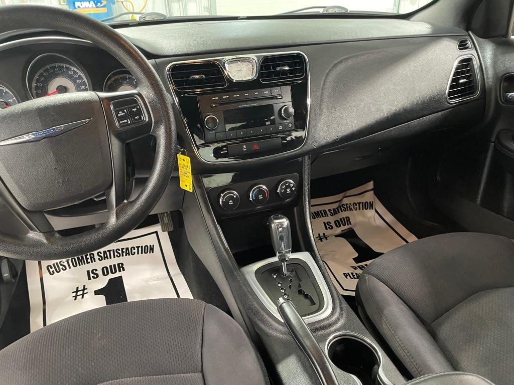 Chrysler 200  2014