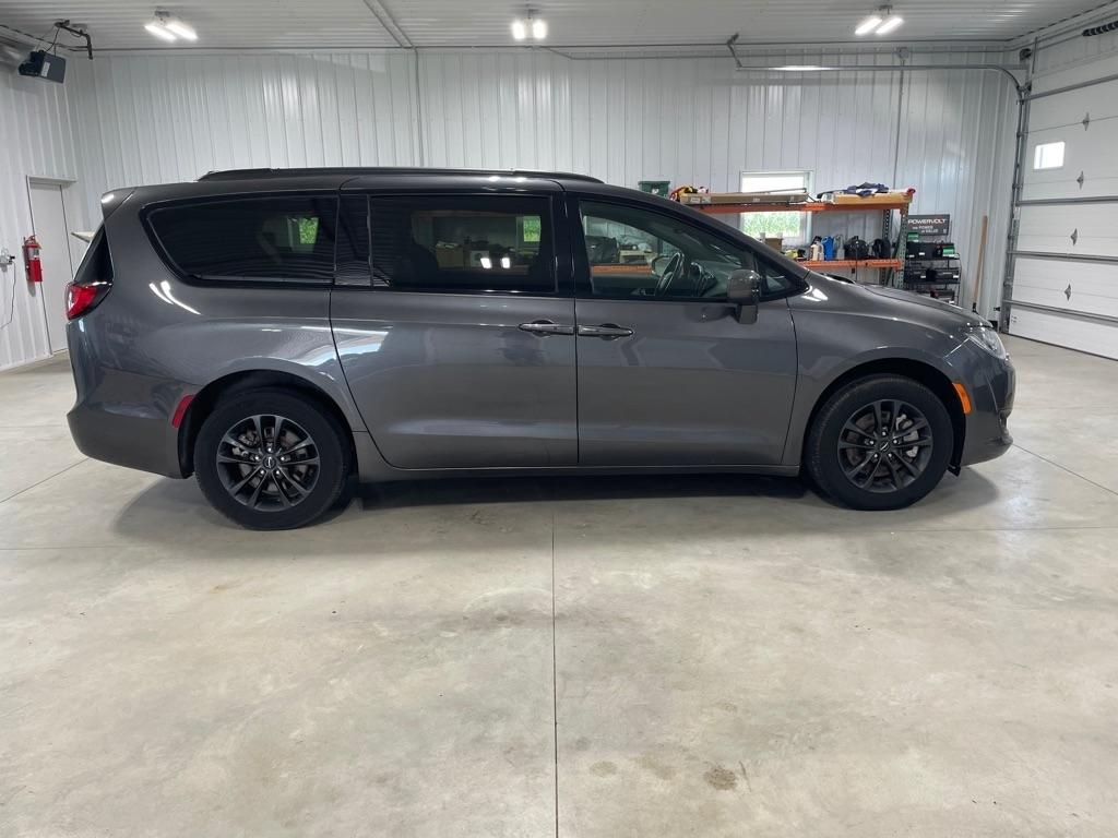 Chrysler Pacifica  2020