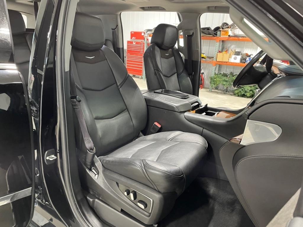 Cadillac Escalade  2016