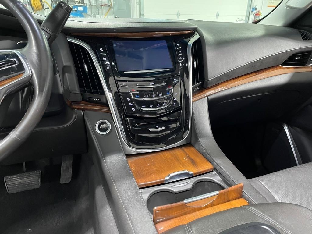 Cadillac Escalade  2016