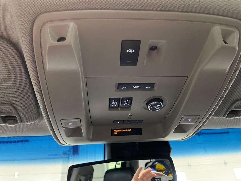 Cadillac Escalade  2016