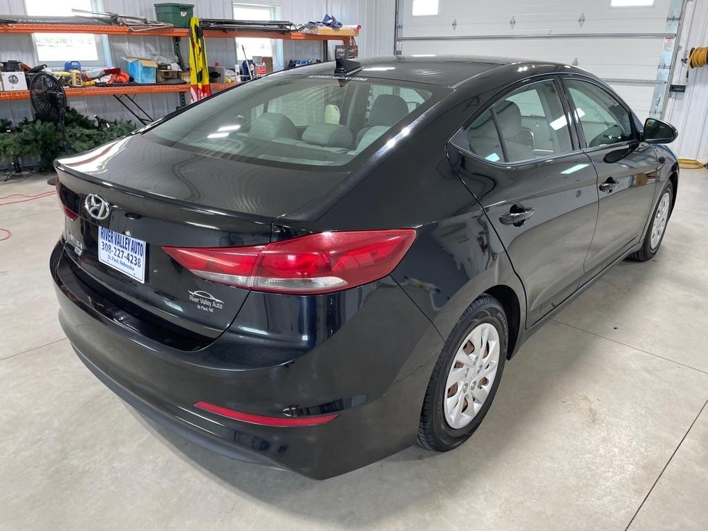 Hyundai Elantra  2017