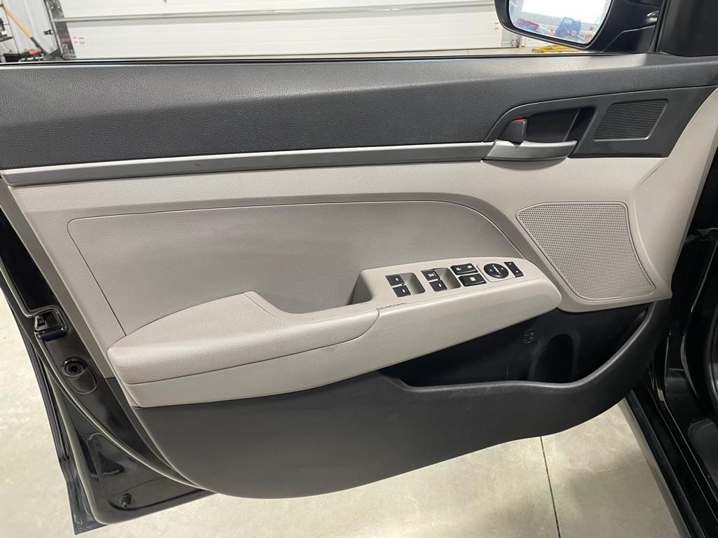 Hyundai Elantra  2017