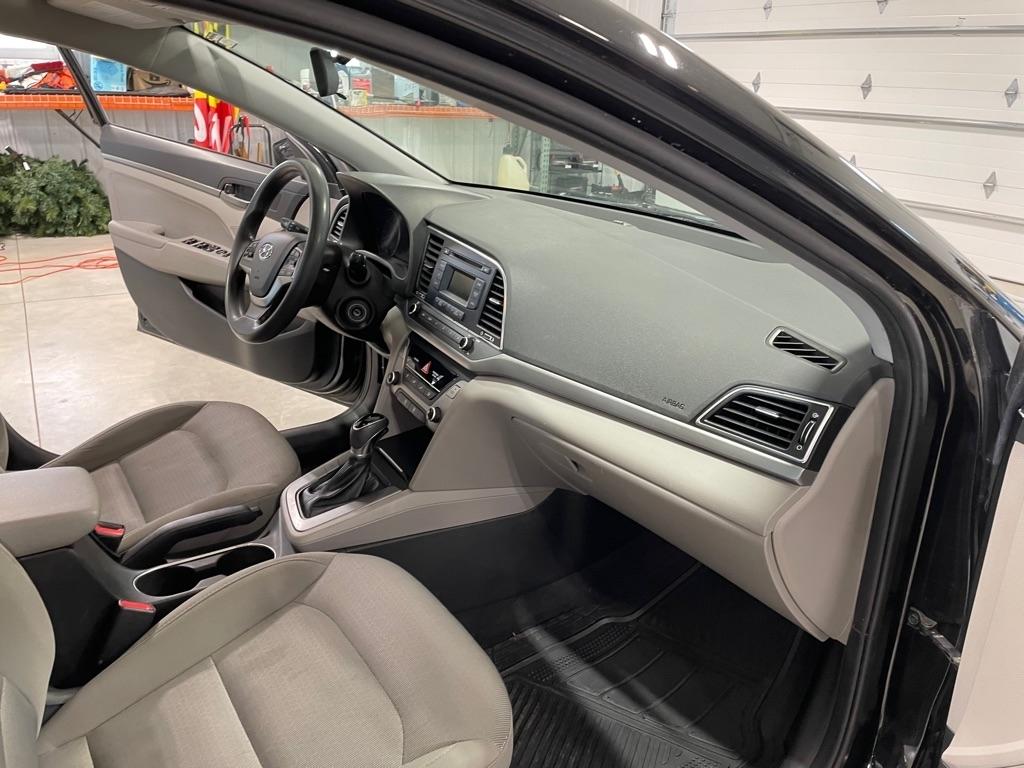 Hyundai Elantra  2017