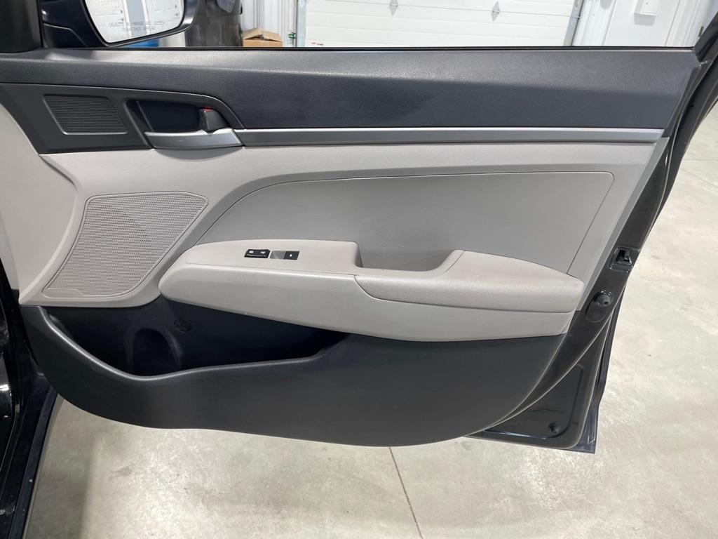 Hyundai Elantra  2017