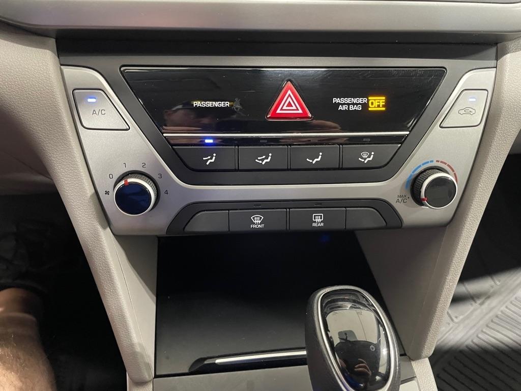 Hyundai Elantra  2017