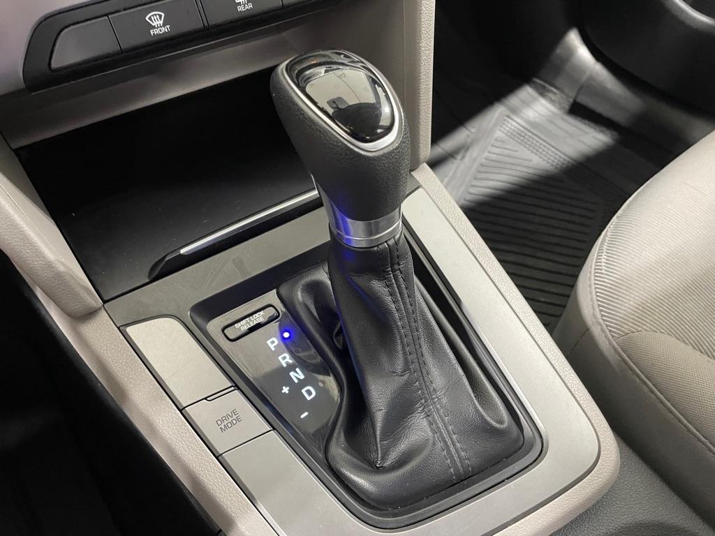 Hyundai Elantra  2017