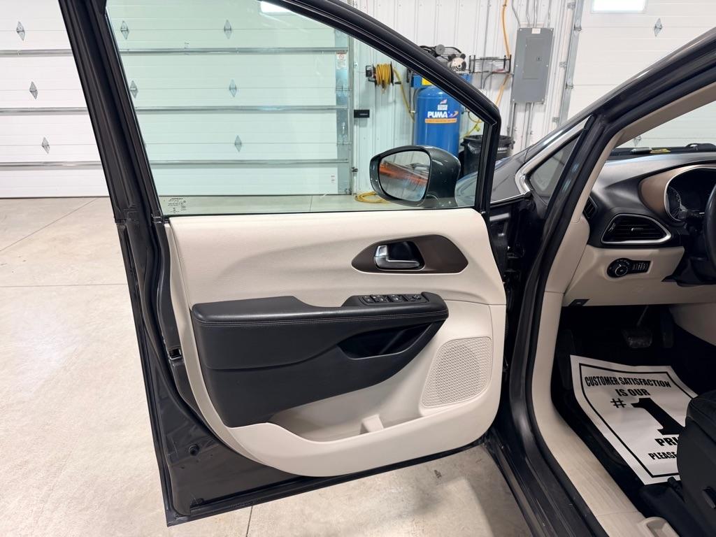 Chrysler Pacifica  2019