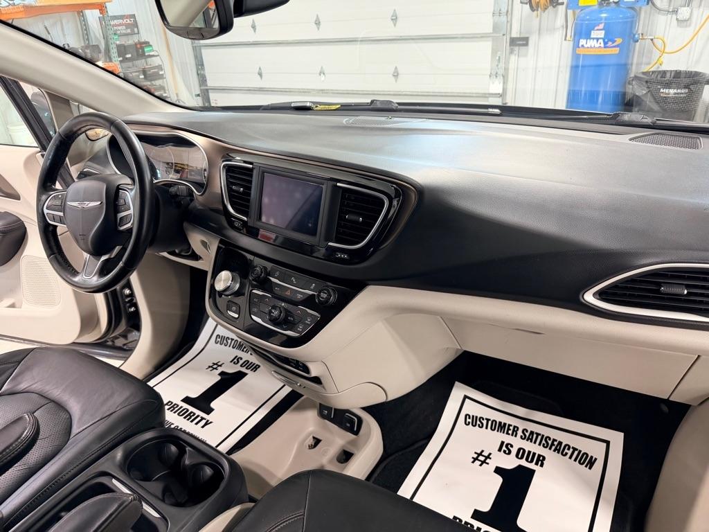 Chrysler Pacifica  2019