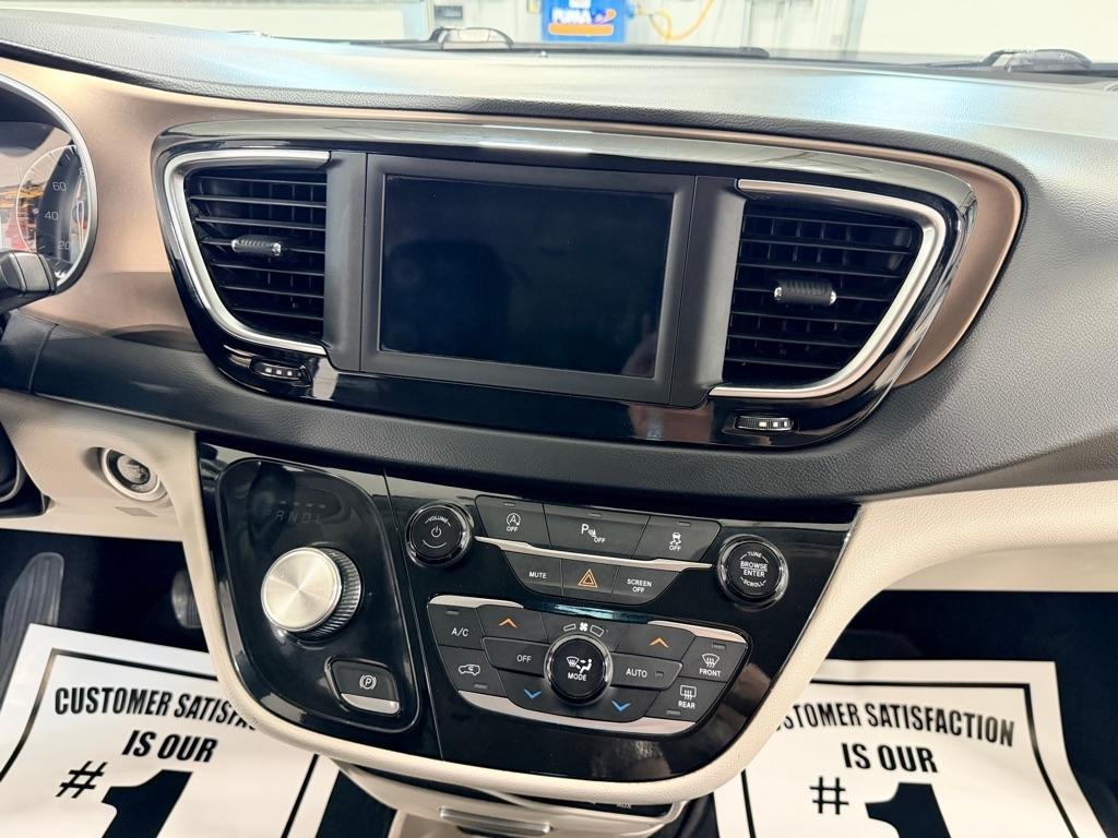 Chrysler Pacifica  2019